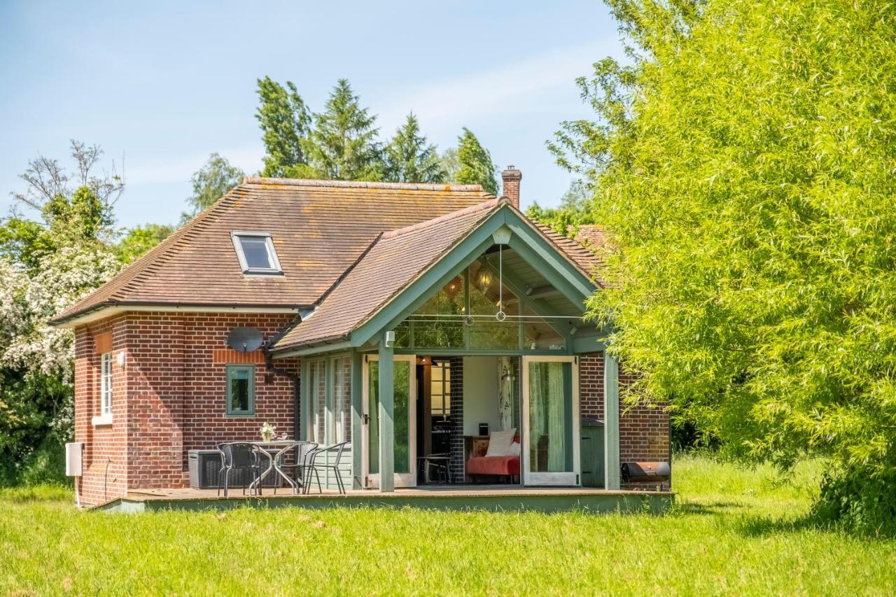 Ultimate Constable Country Rural Retreat - The Pump House Villa Колчестър Екстериор снимка