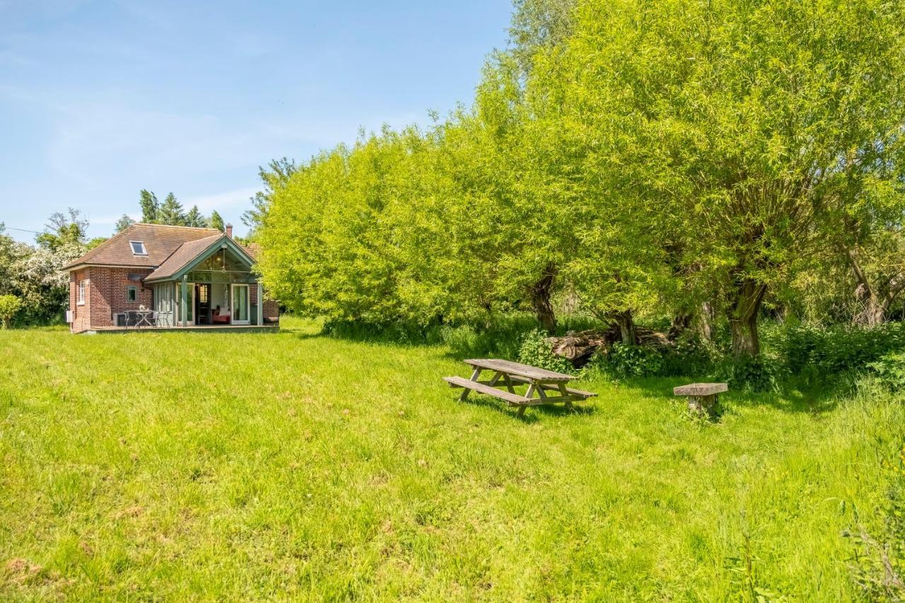 Ultimate Constable Country Rural Retreat - The Pump House Villa Колчестър Екстериор снимка